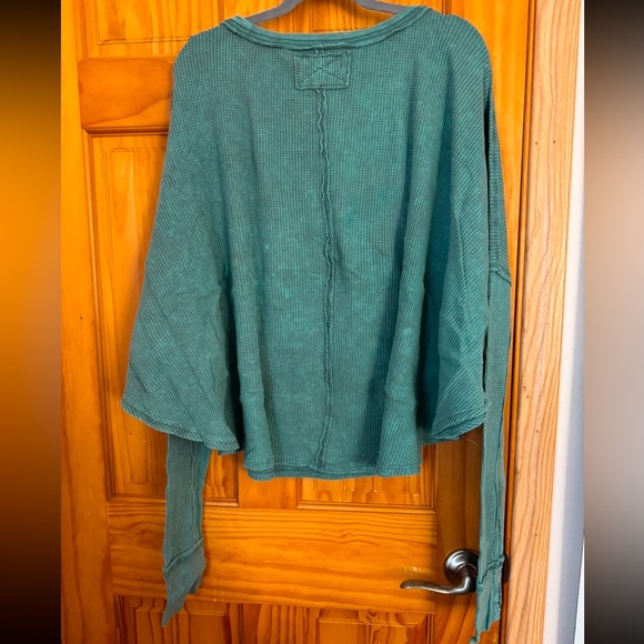 Free People Microphone Drop Thermal Size: L - Picture 3 of 7